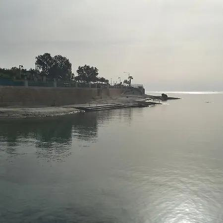 Marsascala Sea View & Penthouse 公寓