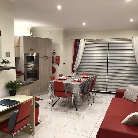 Marsascala Sea View & Penthouse 公寓