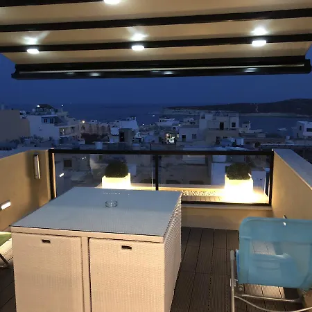 Marsascala Sea View & Penthouse 公寓 *