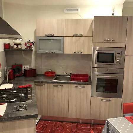 Marsascala Sea View & Penthouse 公寓 *