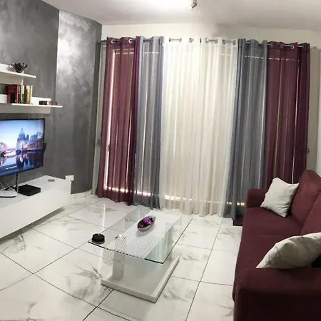 Marsascala Sea View & Penthouse 公寓 *